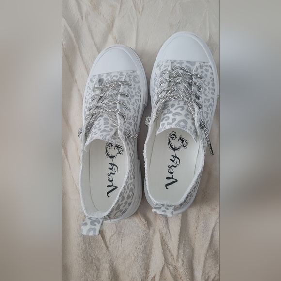 Very G Women's White and Gray Leopard Sneakers - Picture 1 of 6